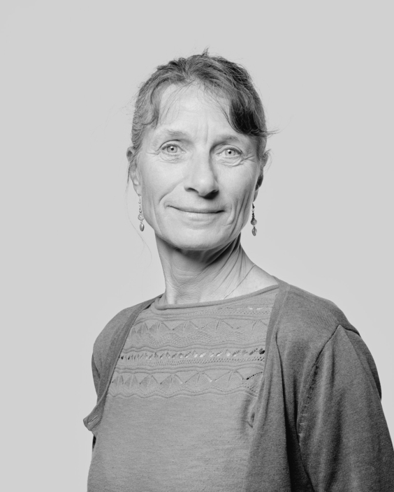 Catherine Cherix, Biologiste de formation, naturaliste, réflexothérapeute et gardienne de cabane